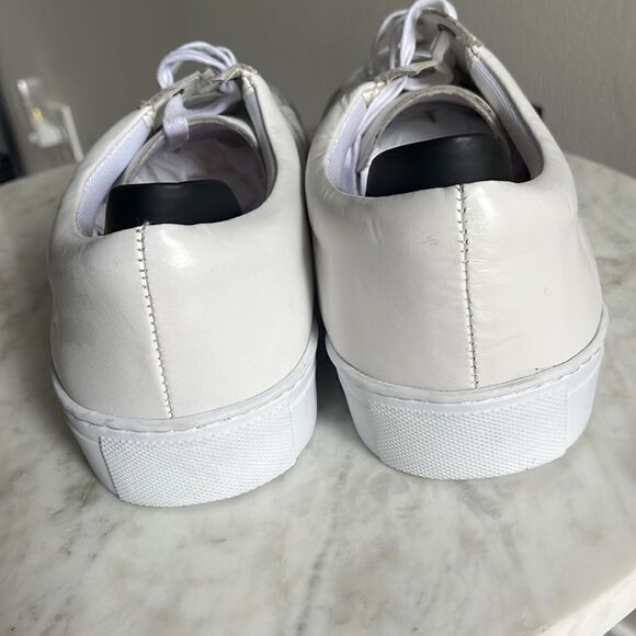 English Laundry Sneakers, neon green stripe, size 10 - Picture 4 of 6